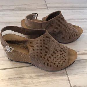 Brown wedges